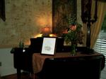Pianist playing at the Reception cocktail hour